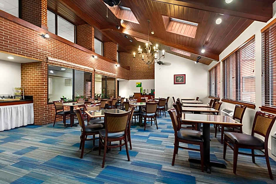 Quality Inn & Suites Altoona