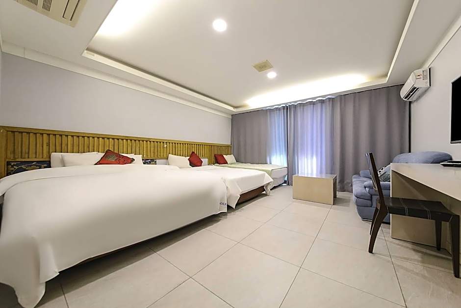 Metro Tourist Hotel Cheonan