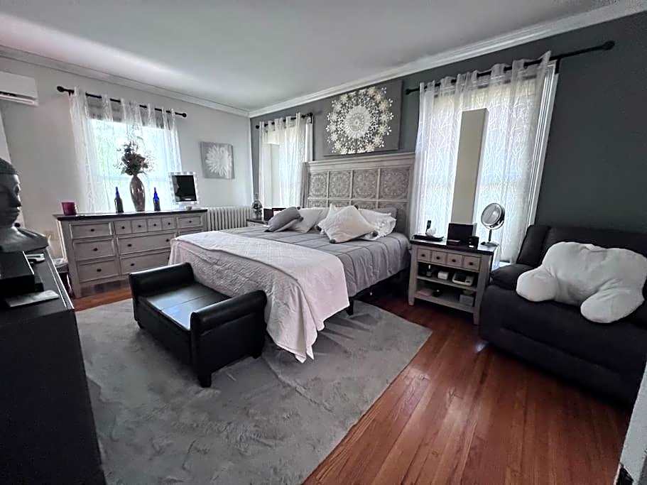 Niagara River Estate