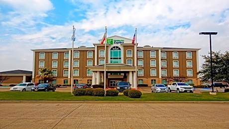 Holiday Inn Express Hotel and Suites Corsicana I-45 By IHG