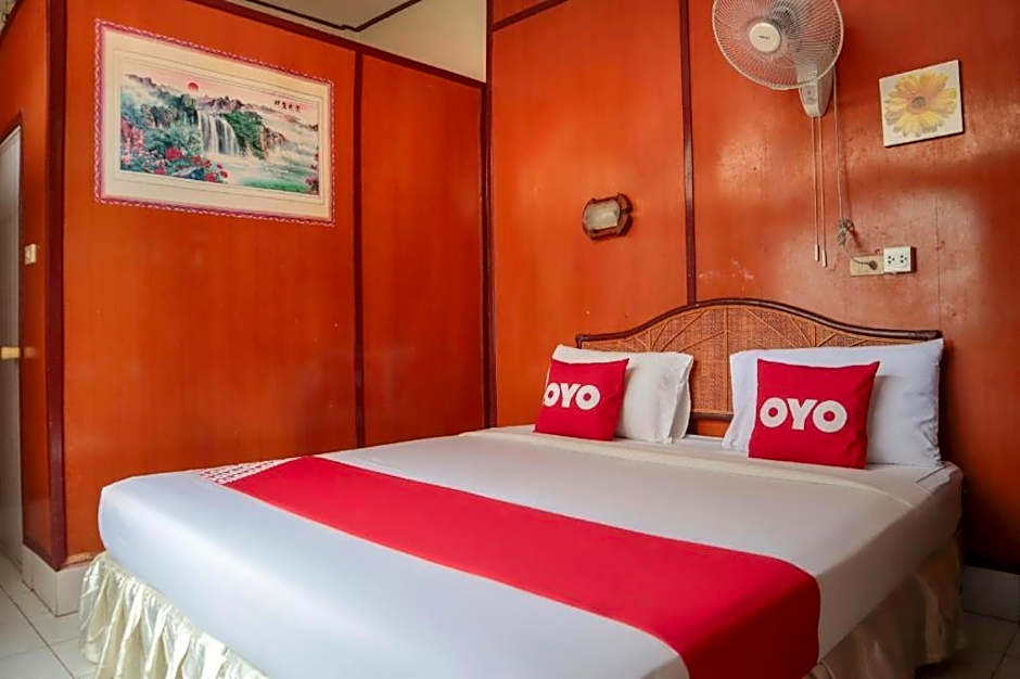 OYO 681 Paradise Hotel