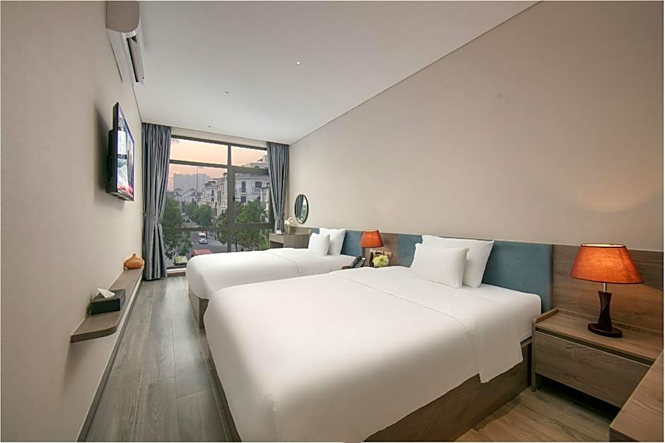 Photo 1 of 5 of Deluxe 2 Beds, Port View