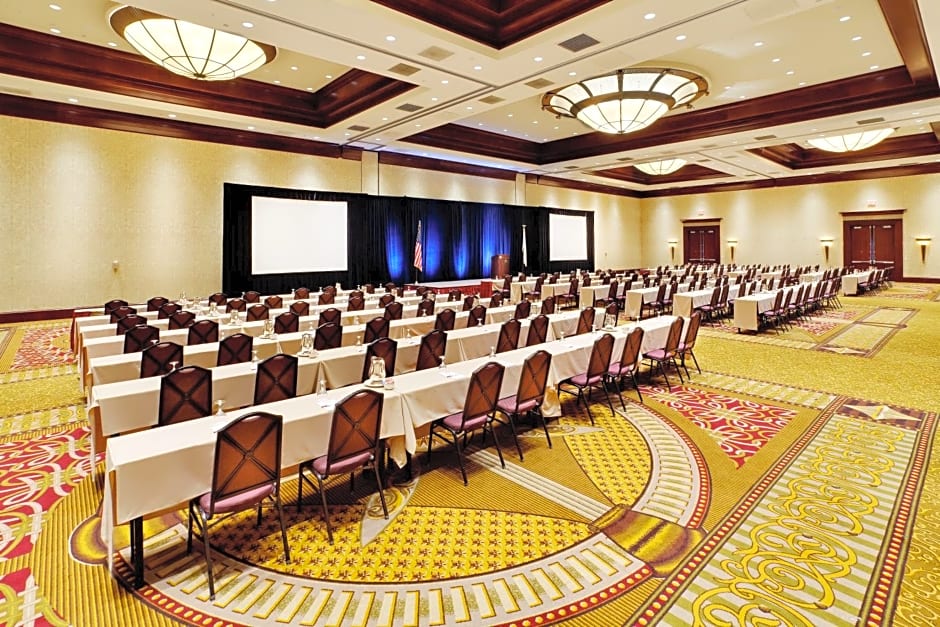 Crowne Plaza Providence-Warwick (Airport) by IHG