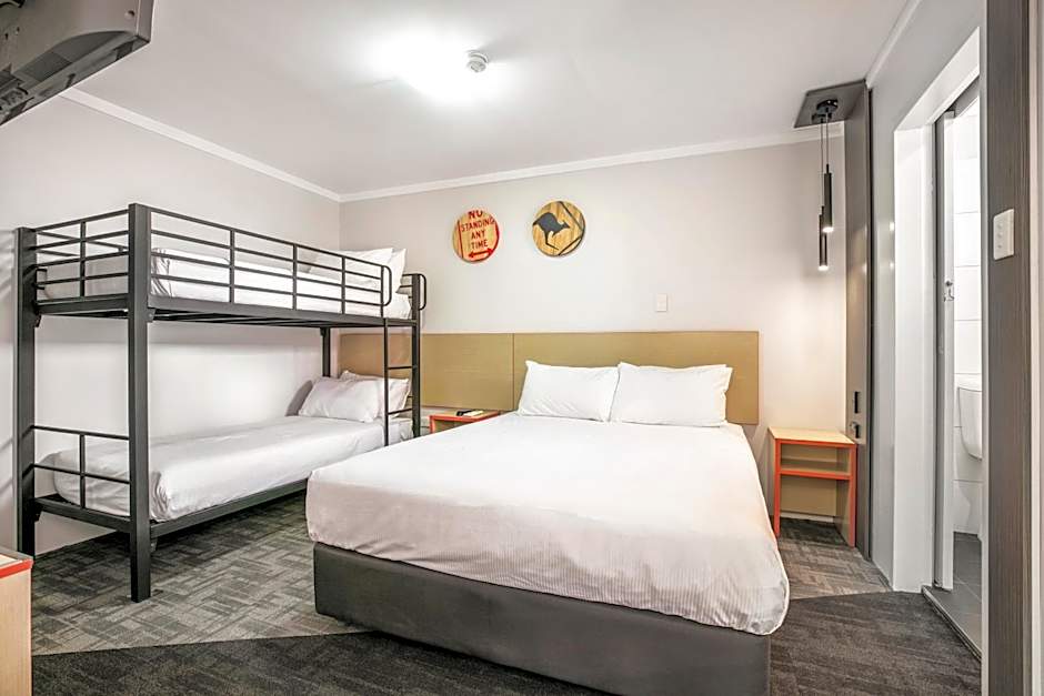 Nightcap at Jamison Hotel