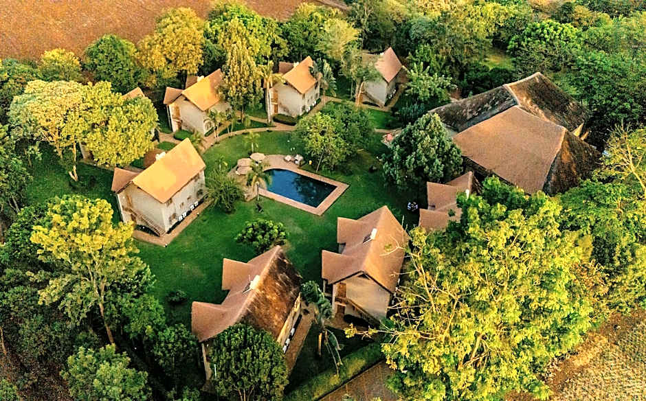 Weru Weru River Lodge