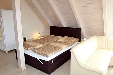 Superior Ferienwohnung - Landseite