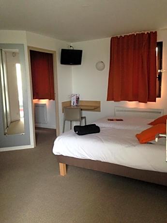 Quadruple Room (4 single beds)