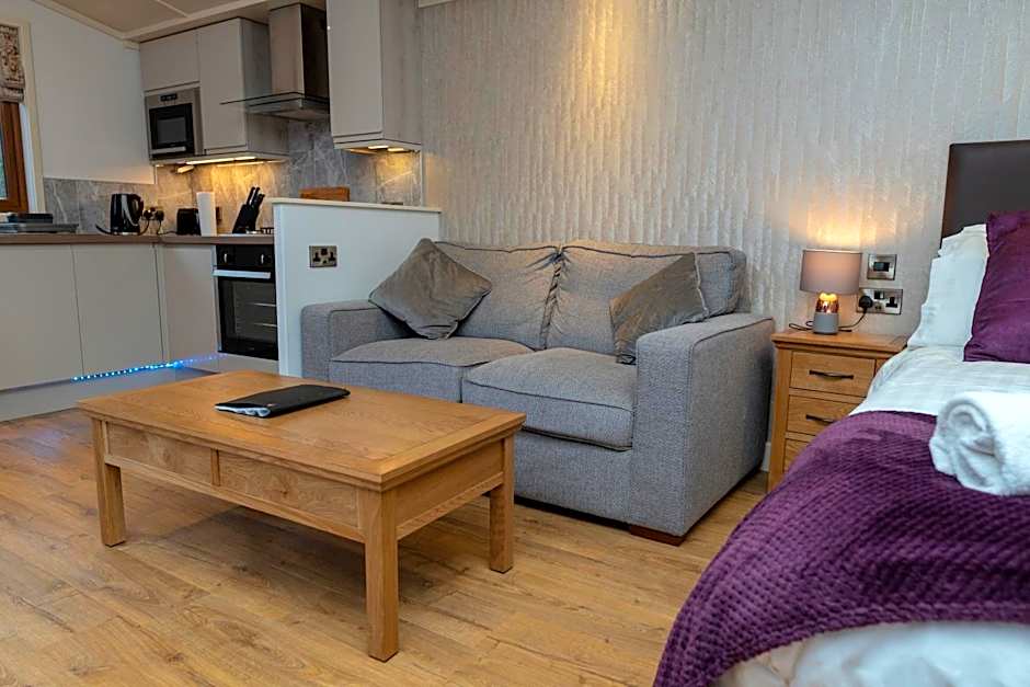 Herons Lake Retreat Hot Tub Lodges