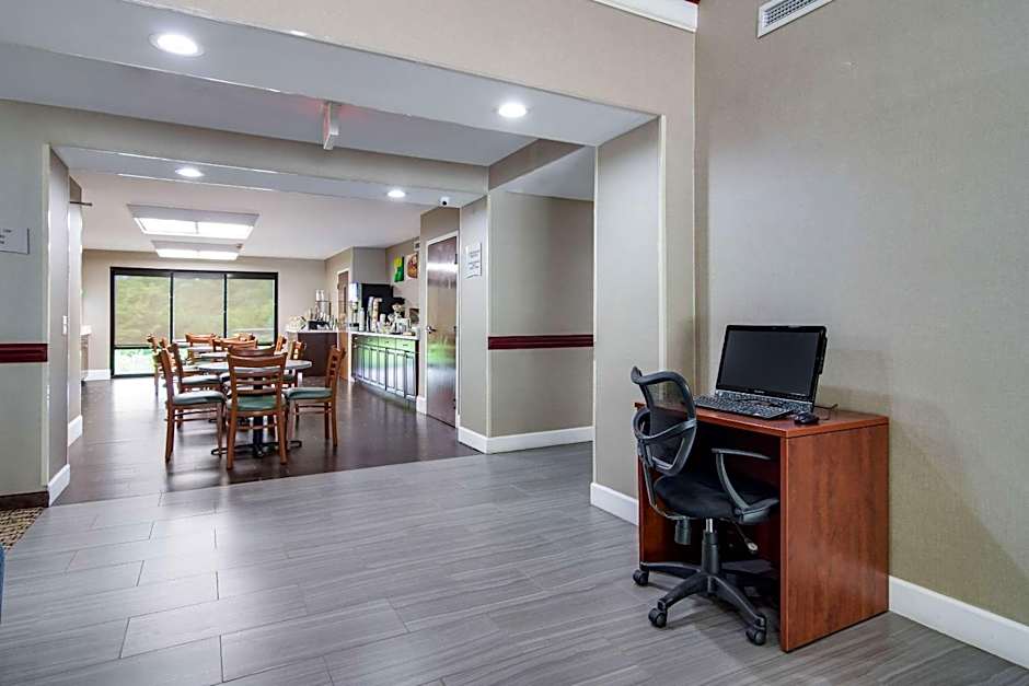 Quality Inn & Suites Canton, GA