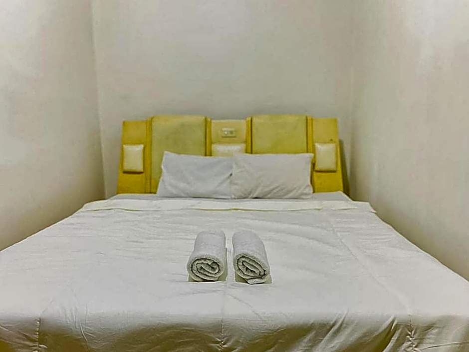 Monalisa Homestay Mitra RedDoorz – Surabaja, IL