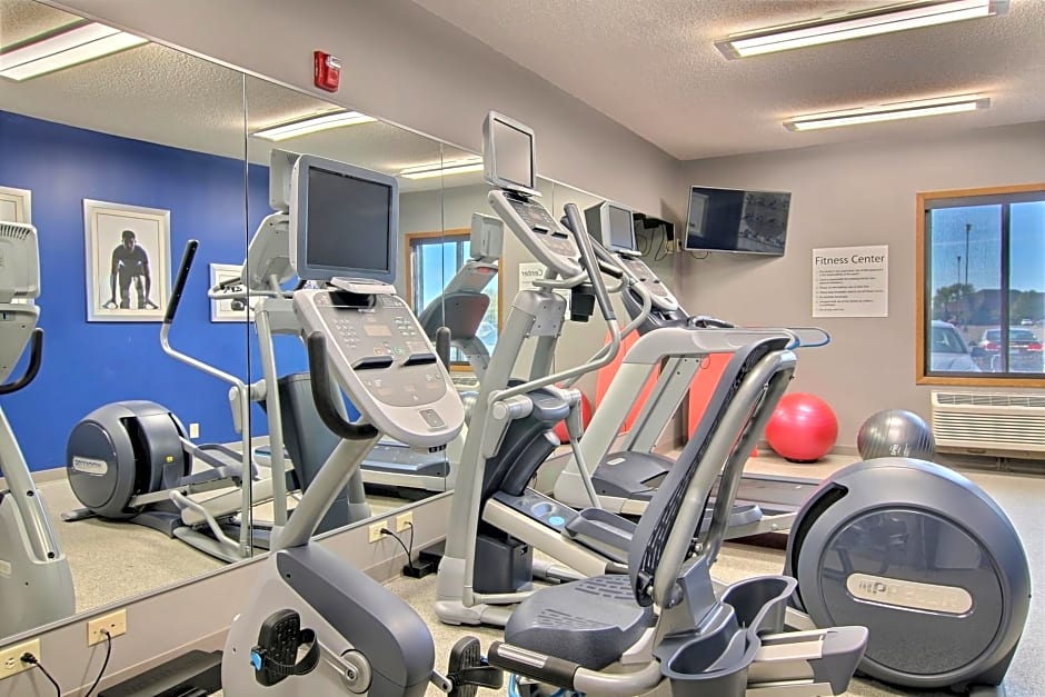 Holiday Inn Express Fargo - West Acres By IHG
