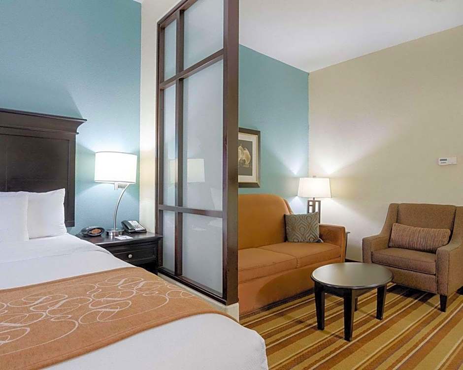 Comfort Suites Topeka Northwest