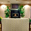 Holiday Inn Express Delano Highway 99 By IHG