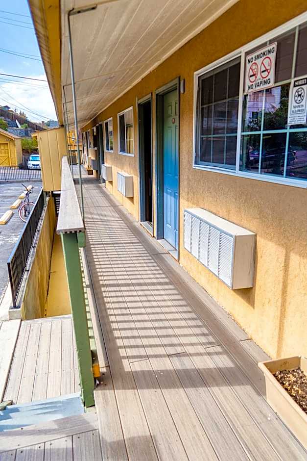 Budget Inn