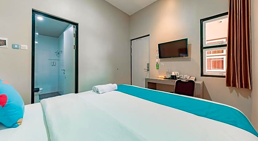 Sans Hotel Berau Square