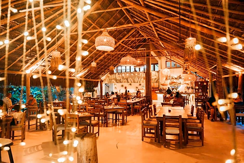 Petit Lafitte Beach Front Hotel & Bungalows