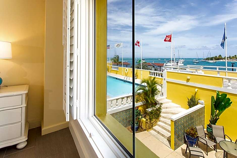 Caravelle Hotel