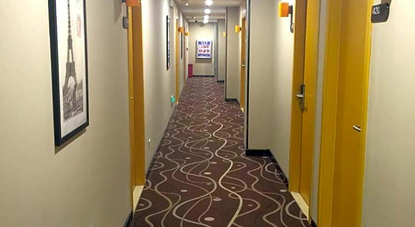 7 Days Premium Panjin Pedestrian Street Passenger Station