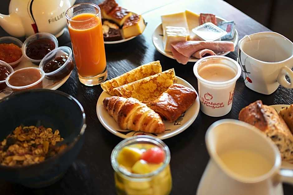 BRIT HOTEL Lannion-Perros Guirec