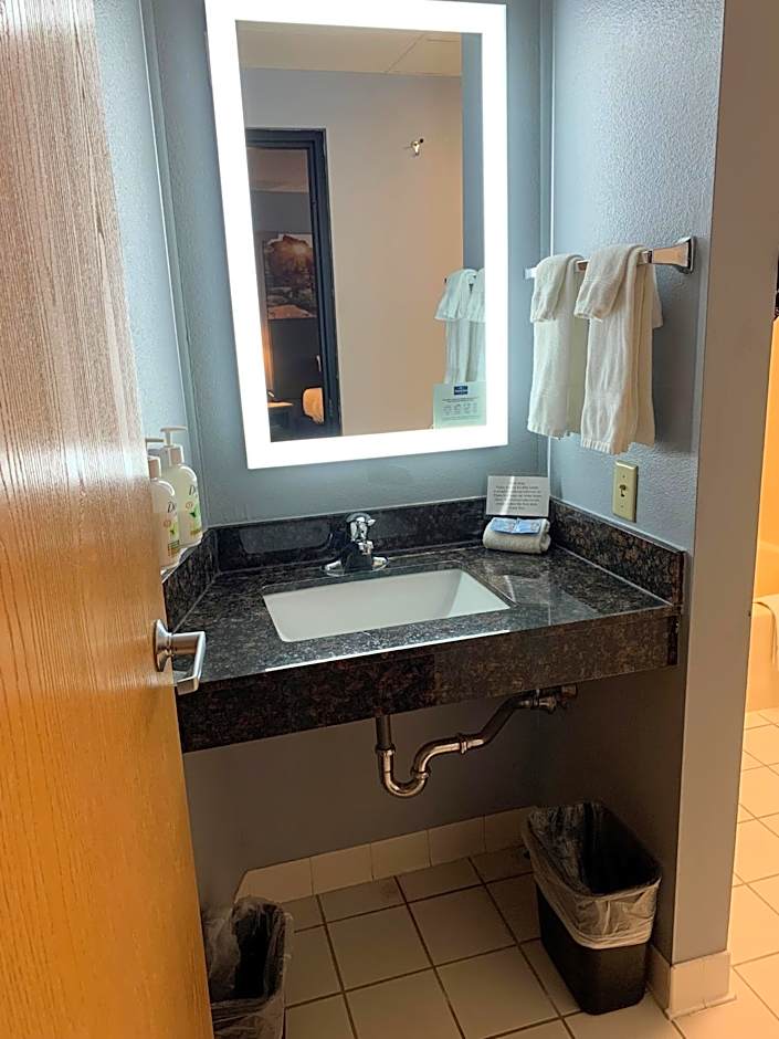 AmericInn by Wyndham Eau Claire