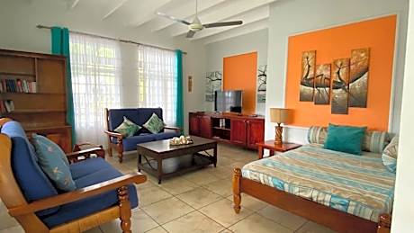Two-Bedroom House (4 Adults)