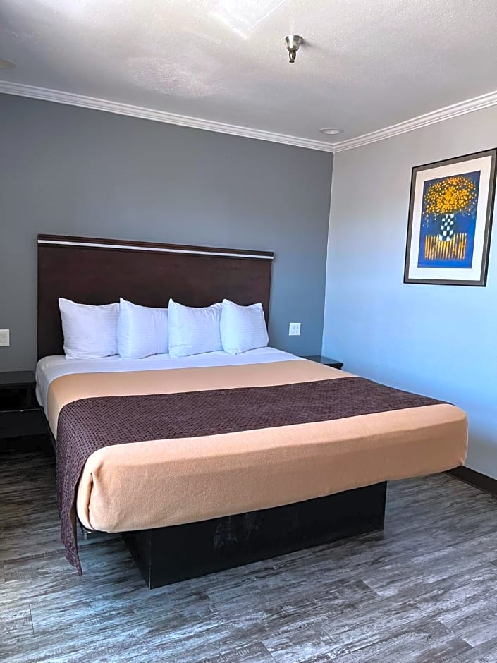 Laguna Inn and Suites