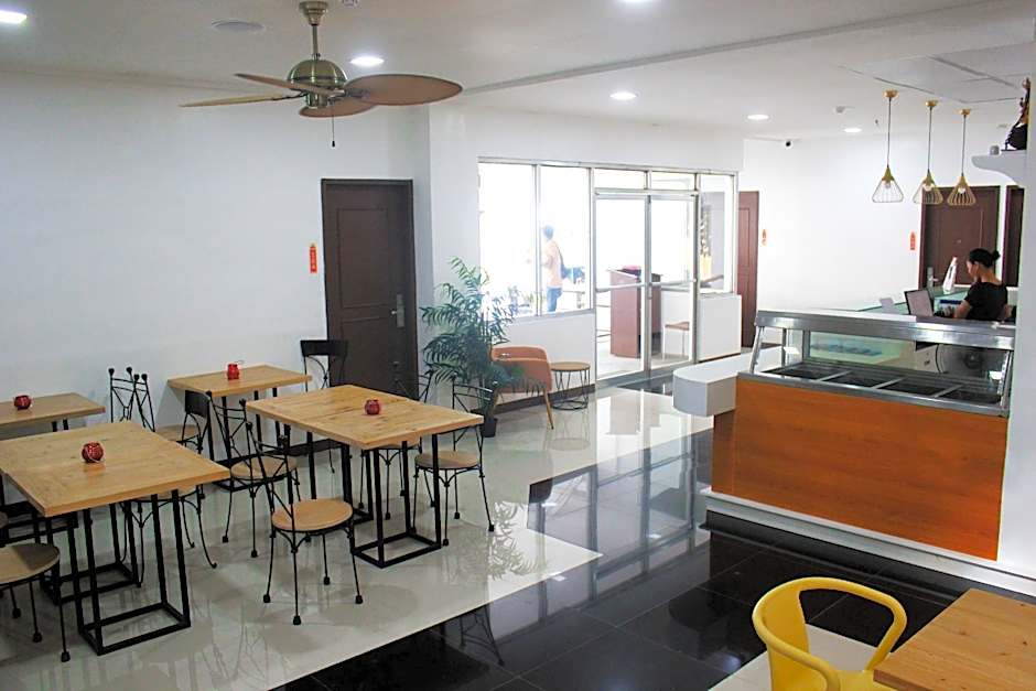 Travelbee Capitol Inn