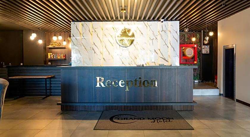 GRAND MOON HOTEL