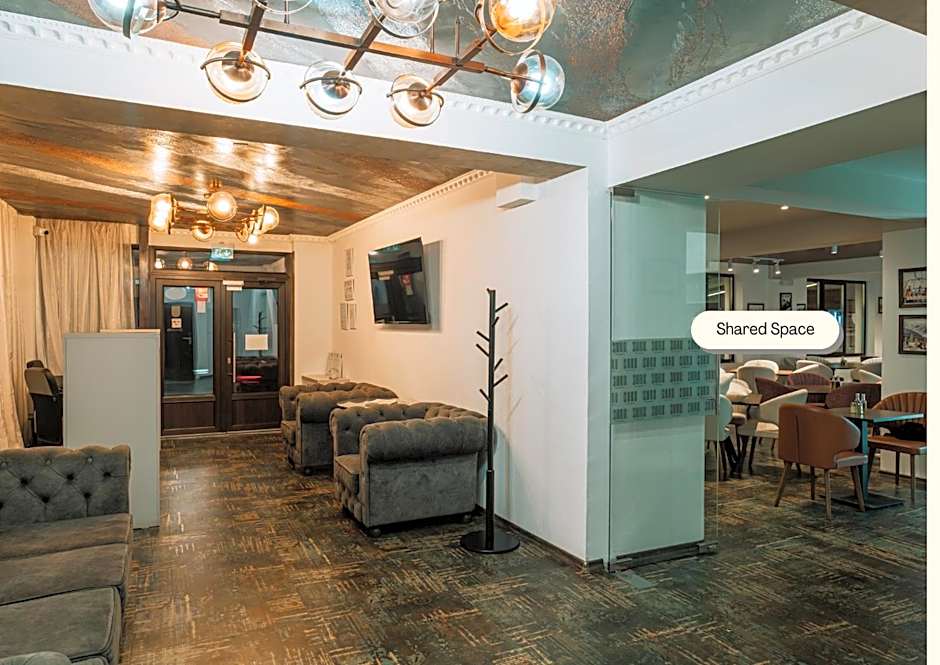 Suru Hotel & Restaurant