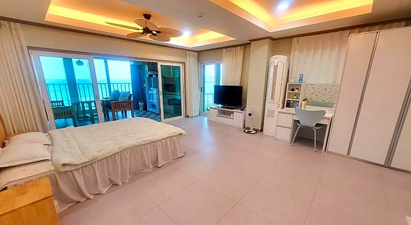 Seaside Pension
