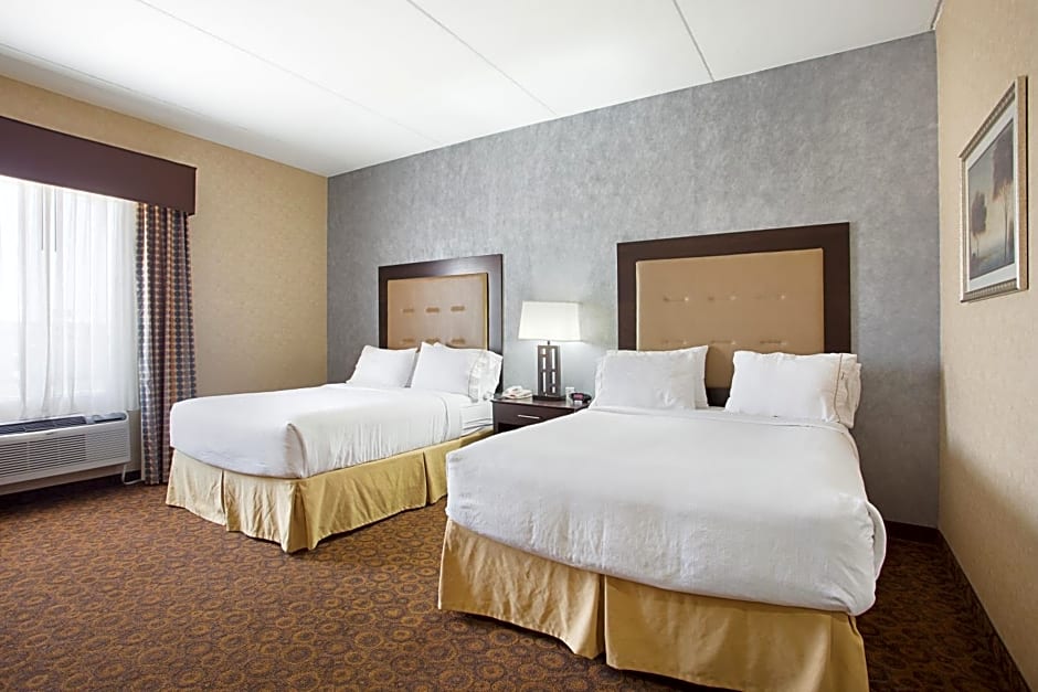 Holiday Inn Express Hotel & Suites Byram By IHG