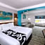 La Quinta Inn & Suites by Wyndham Angleton