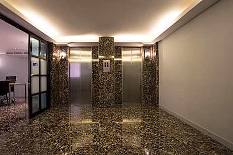 Premier Triple No Window