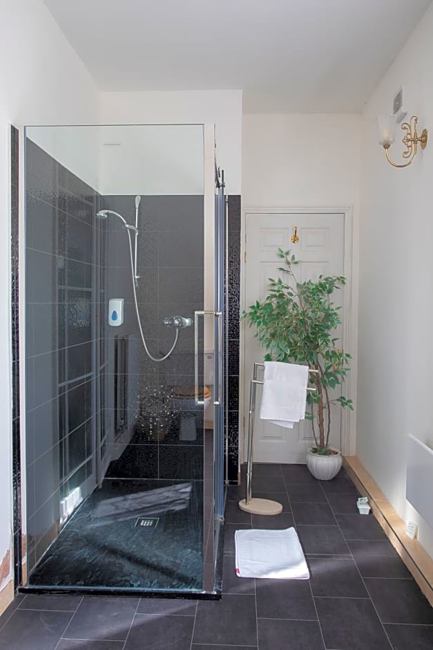 Fines Bayliwick Hotel