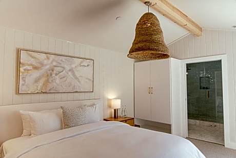 One-Bedroom Bungalow