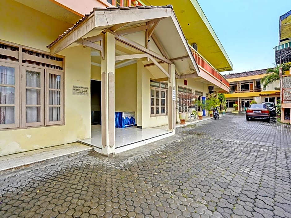 OYO 2708 Hotel Kemuning Syariah