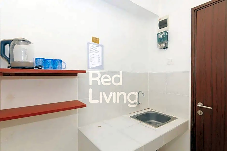 RedLiving Apartemen Gunung Putri Square TOP Room
