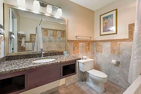 1 King Bed Non-Smoking Hot Tub Suite