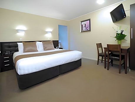 Twin Studio with Kitchen