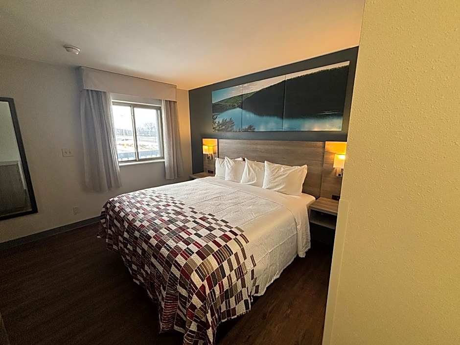 Red Roof Inn & Suites Tomah