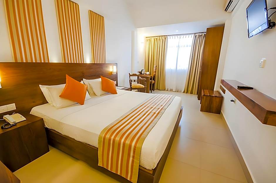 Camelot Beach Hotel