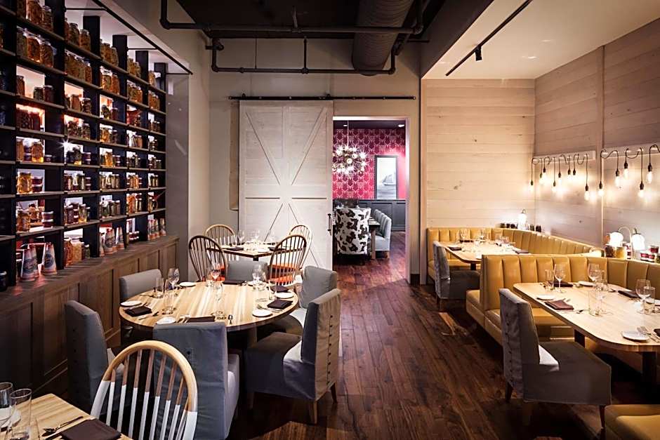 The Logan Philadelphia, Curio Collection by Hilton