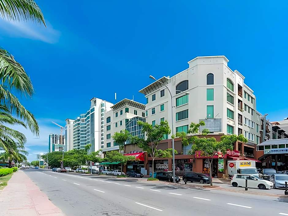Kk Waterfront Hotel