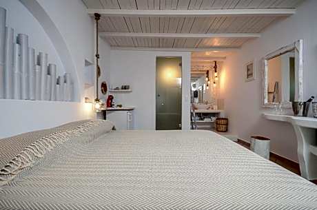 Suite Top Floor with Outdoor Hot Tub