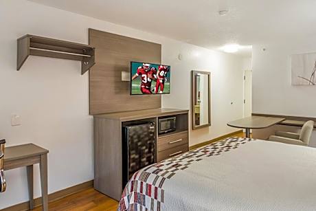 Superior King Room – Non-Smoking