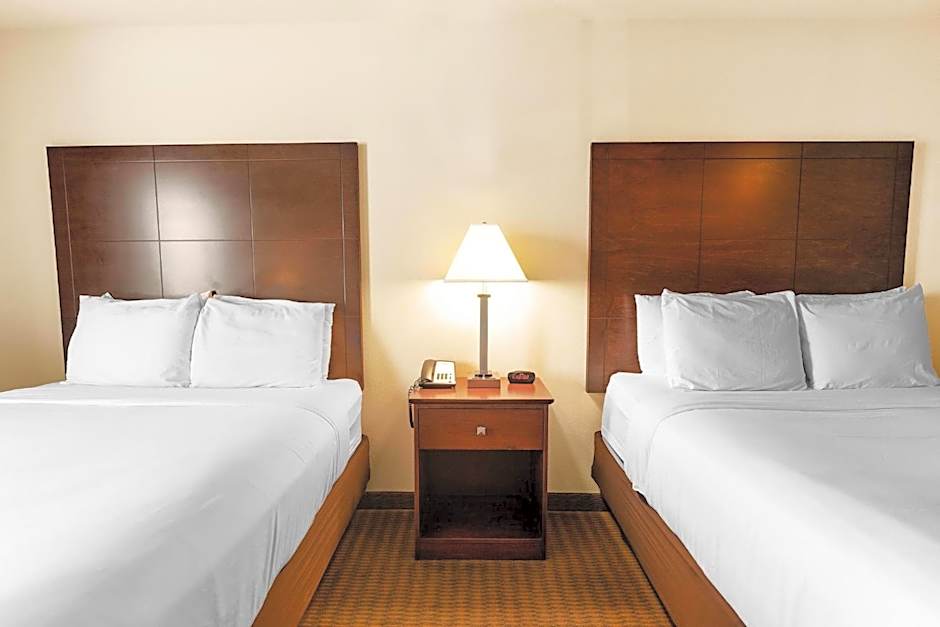 Cobblestone Hotel & Suites - Knoxville