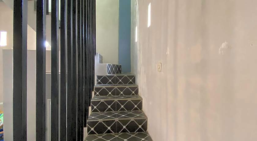 Duta Elite Kostel Syariah near RSUD Caruban Mitra RedDoorz