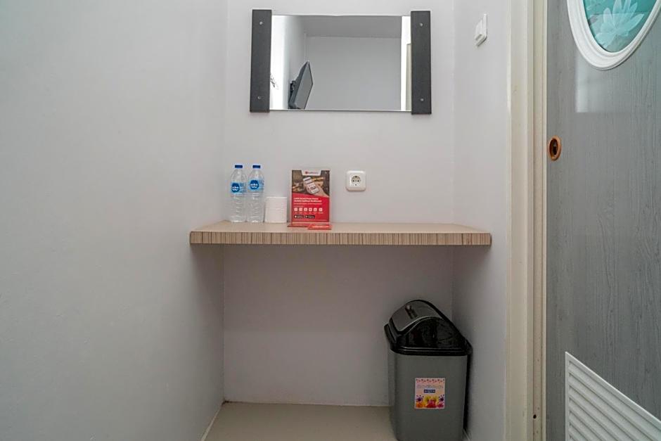 RedDoorz Syariah near Jalan Ahmad Yani Banjarmasin 3