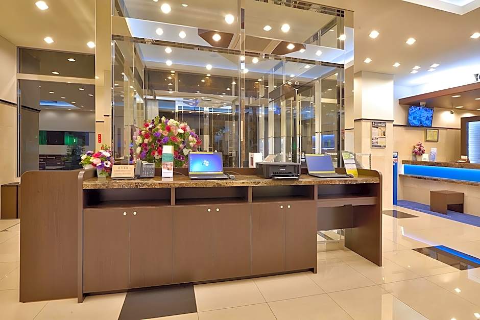 Toyoko Inn Shin-osaka Higashi-mikuni Ekimae