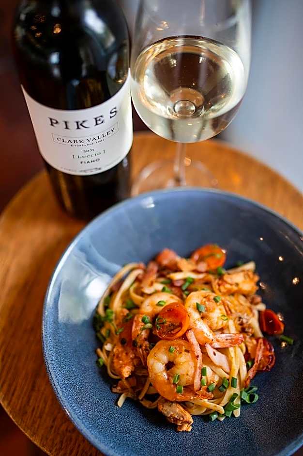 Sfera's Park Suites & Convention Centre